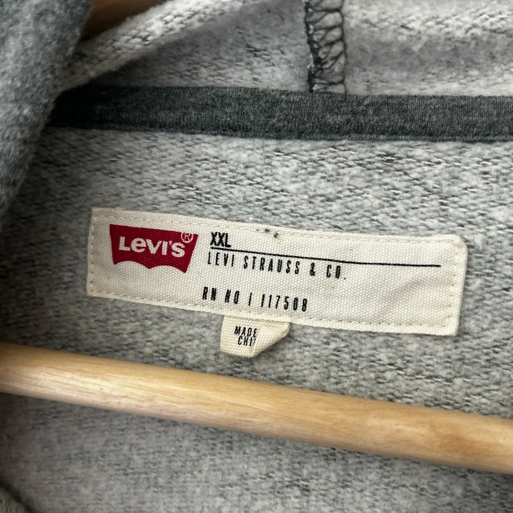 Levi's Men’s XXL Charcoal Hoodie with Red Logo